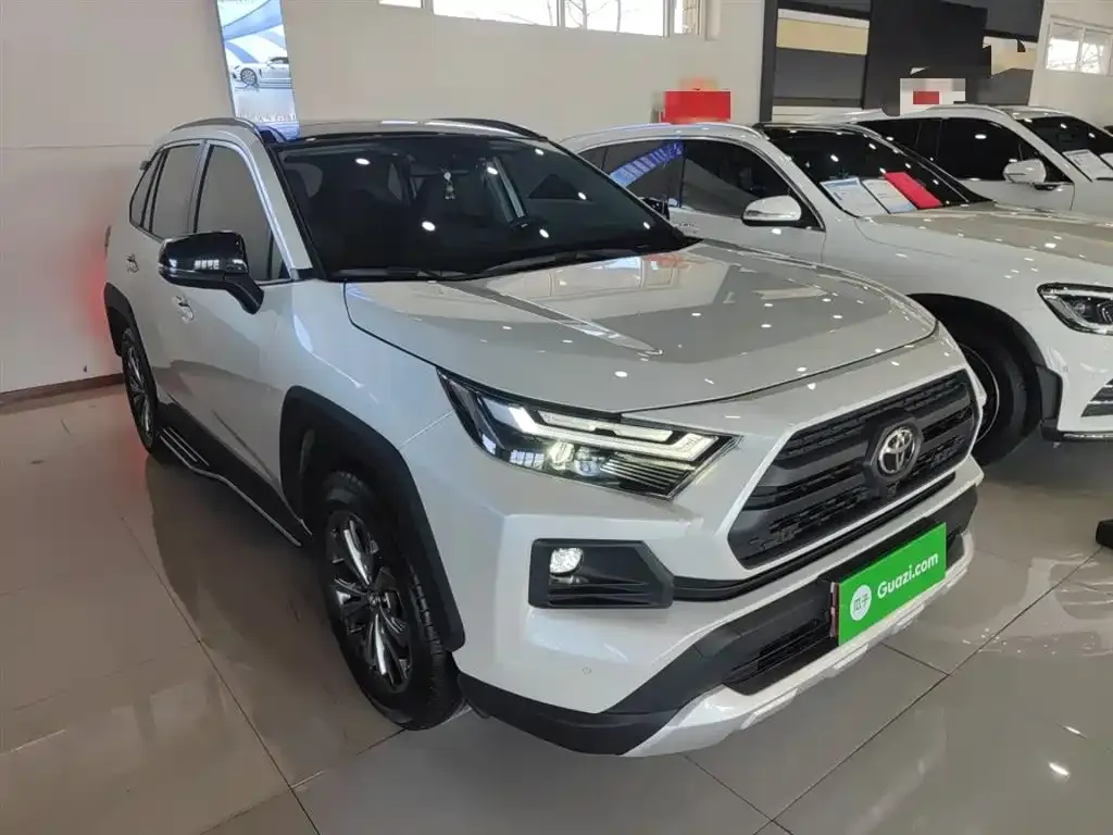 Toyota RAV4 — фото 4