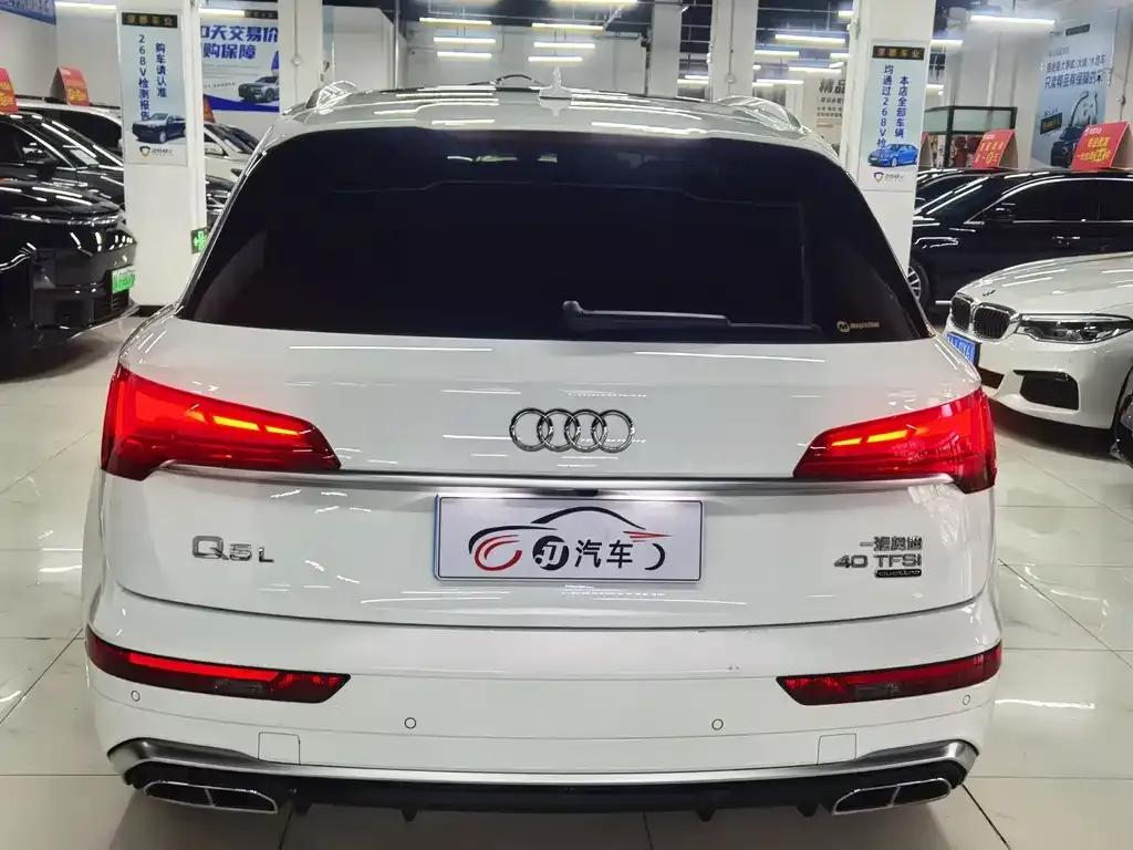 Audi Q5L — фото 4