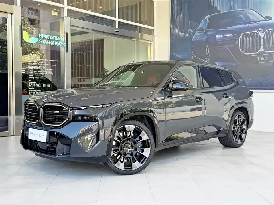 BMW XM — фото 1