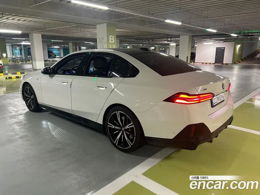 BMW 5-Series 2024 из KR, фото 2