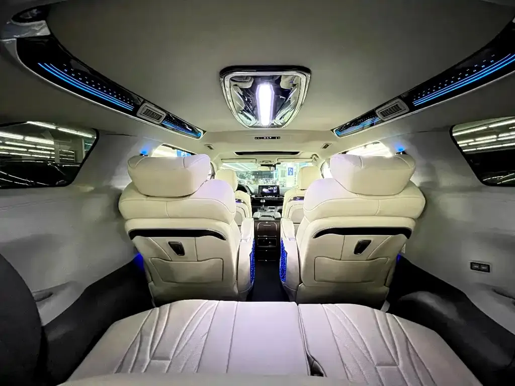 Toyota Granvia 2025 из CN, фото 10
