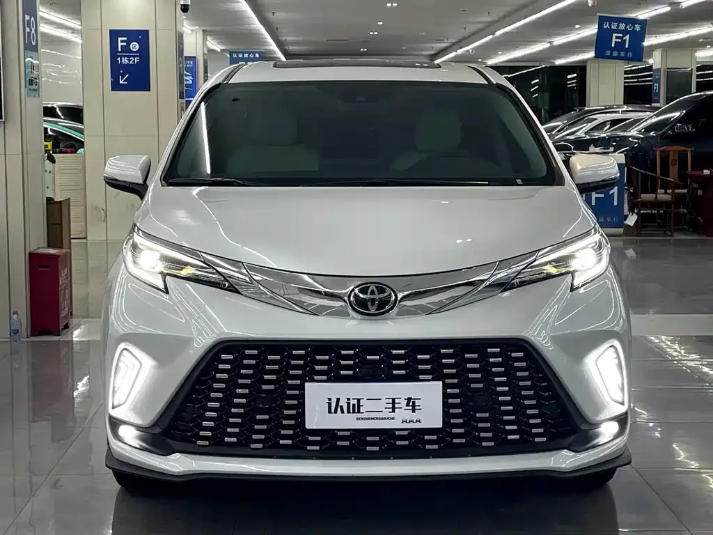 Toyota Granvia 2025 из CN, фото 2