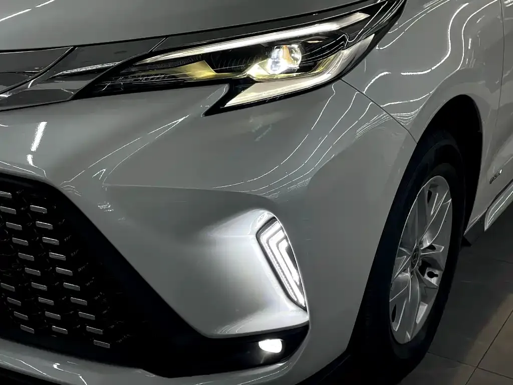 Toyota Granvia 2025 из CN, фото 4