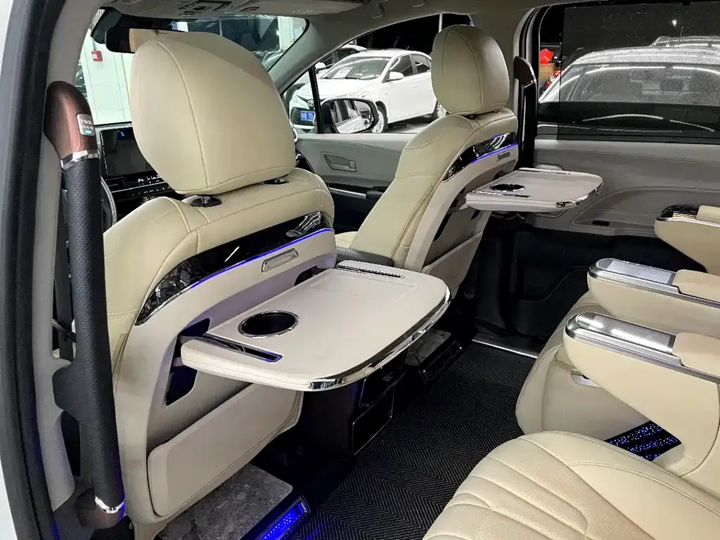 Toyota Granvia 2025 из CN, фото 6