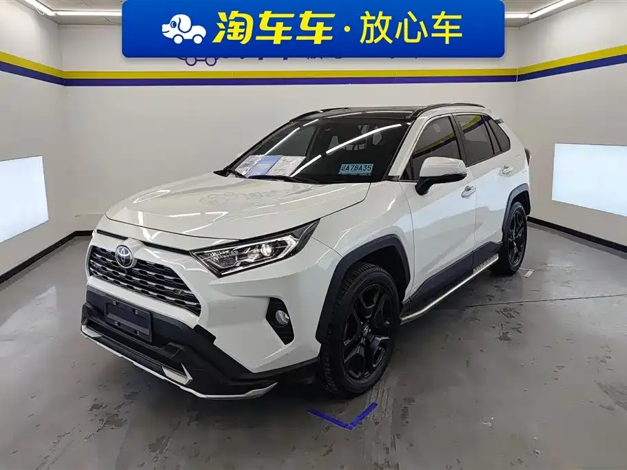 Toyota RAV4 2023 из CN, фото 1