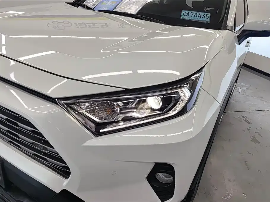 Toyota RAV4 2023 из CN, фото 5