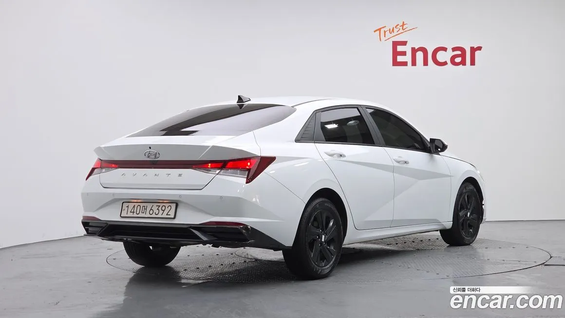 Hyundai AVANTE 2023 из KR, фото 2