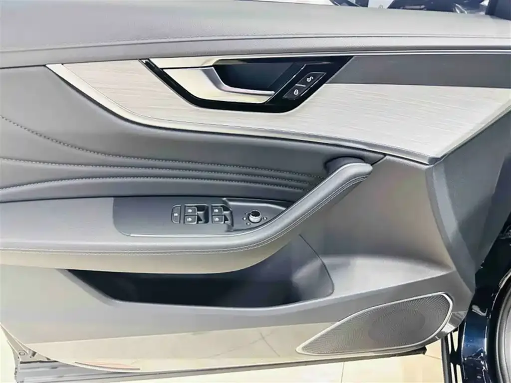 Hongqi HS5 2025 из CN, фото 4