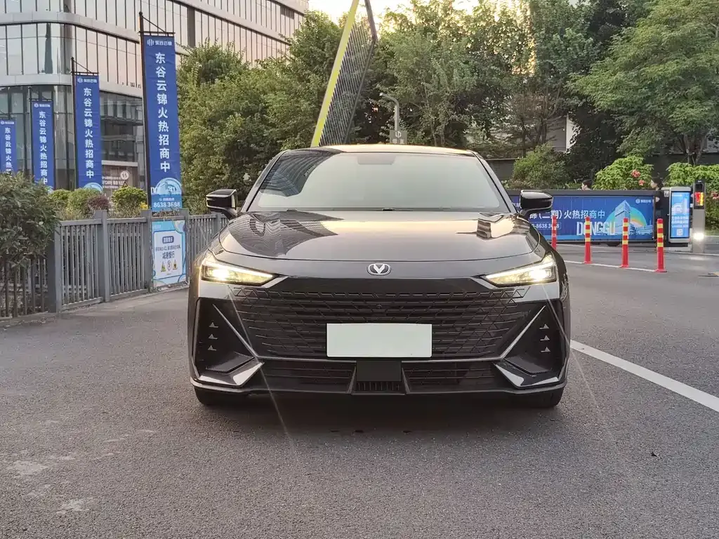 Changan UNI-V 2022 из CN, фото 2