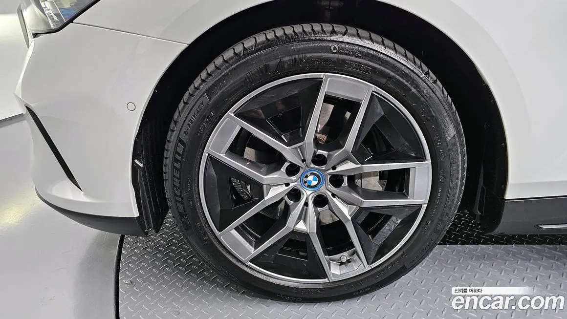 BMW i5 2024 из KR, фото 5
