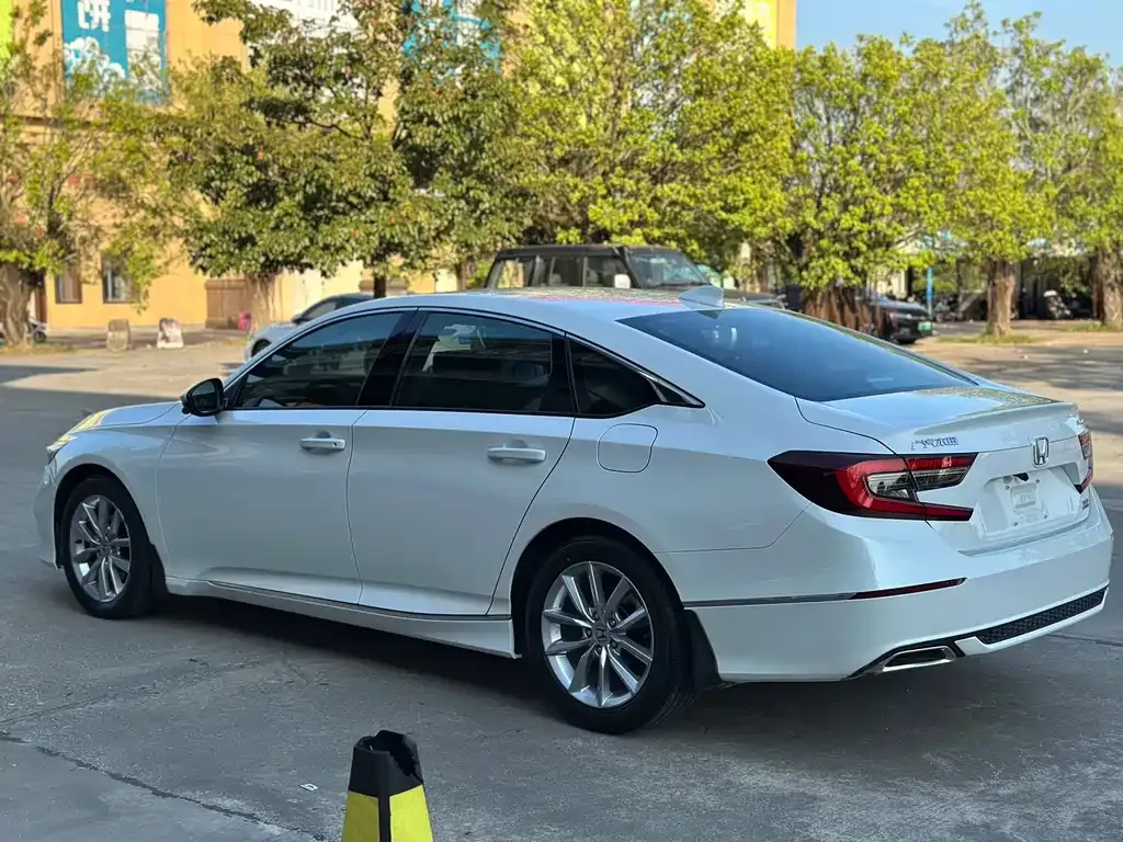Honda Accord — фото 5