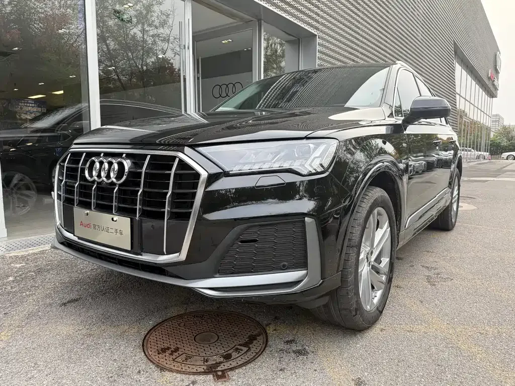 Audi Q7 2024 из CN, фото 1