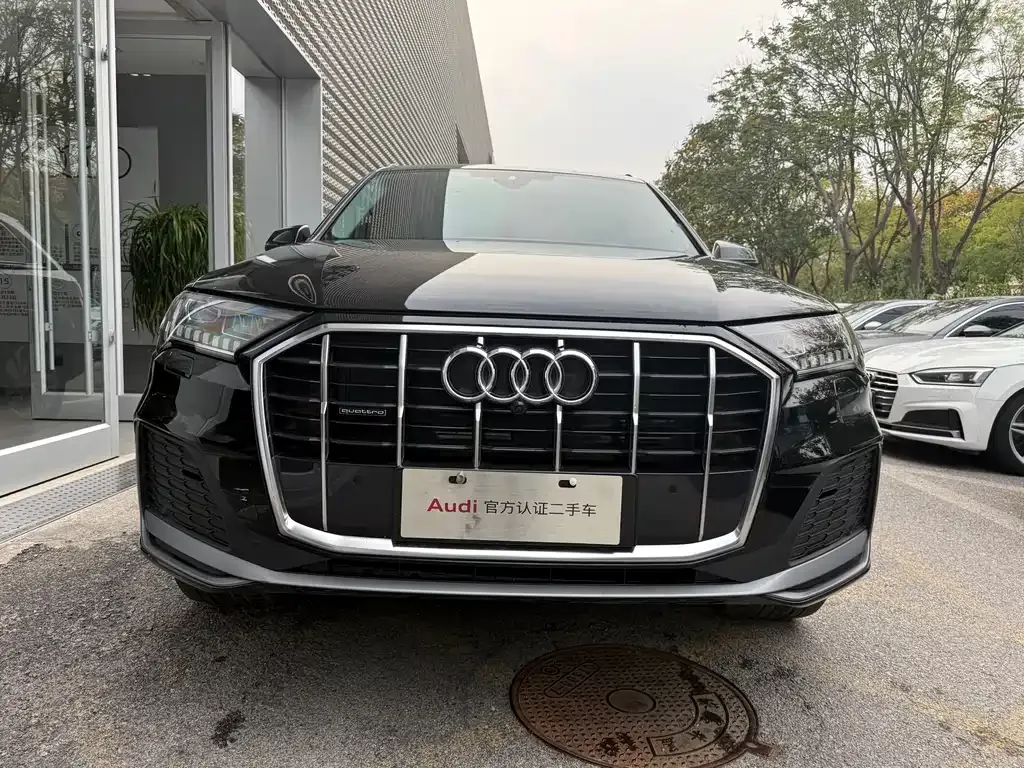 Audi Q7 2024 из CN, фото 2