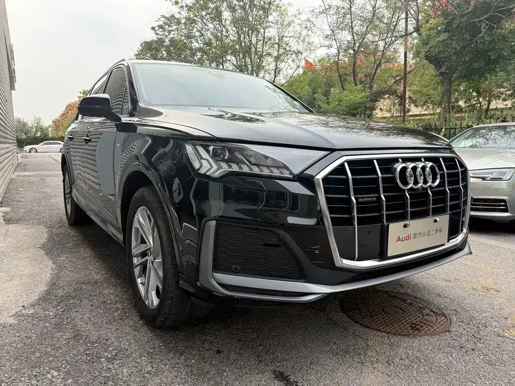Audi Q7 2024 из CN, фото 3