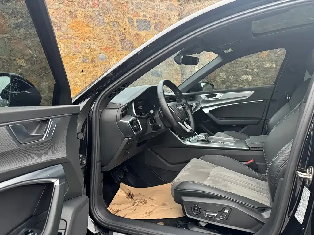 Audi A6L 2023 из CN, фото 4