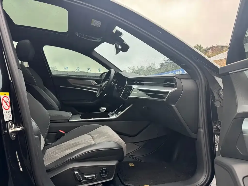 Audi A6L 2023 из CN, фото 6