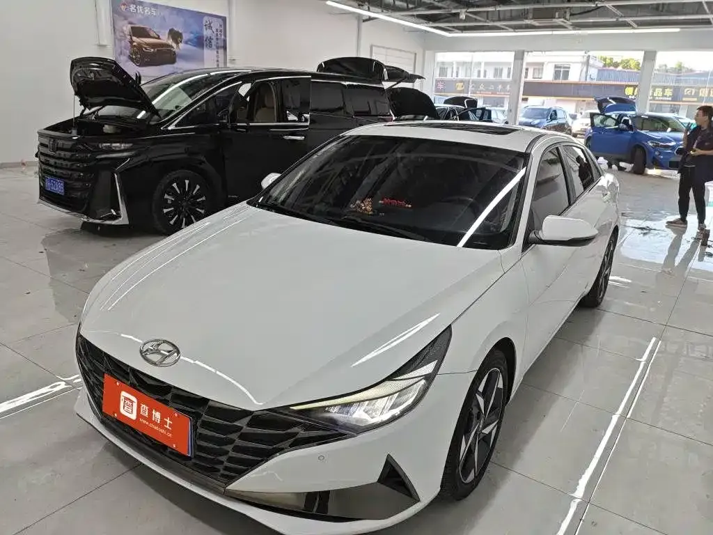 Hyundai Elantra 2022 из CN, фото 1
