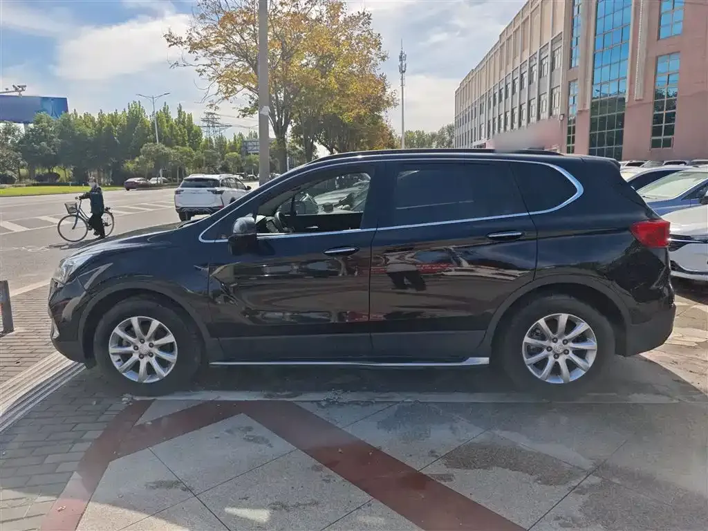 Buick Envision Plus — фото 5