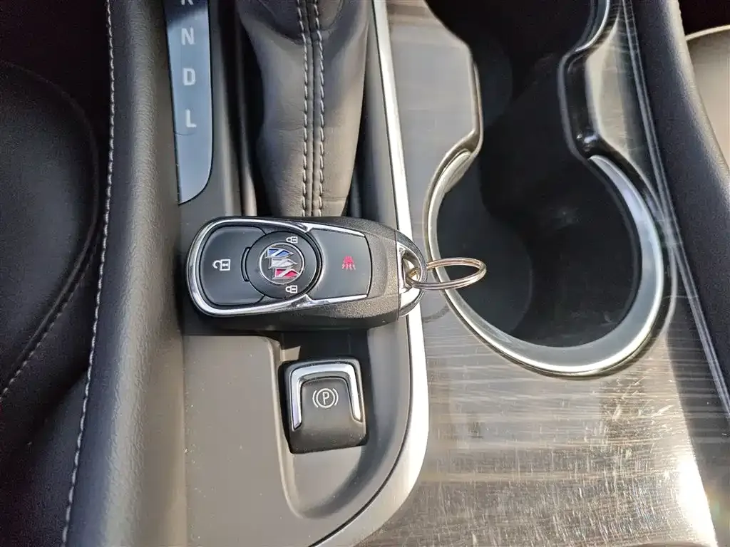Buick Envision Plus — фото 9