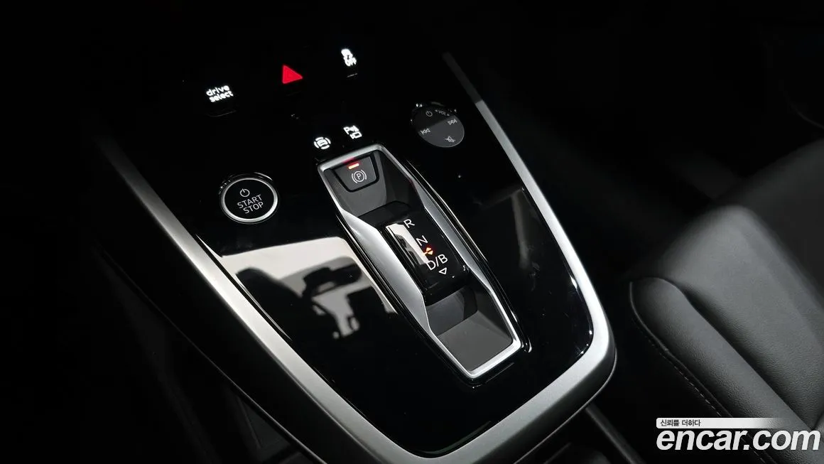 Audi Q4 e-tron — фото 9