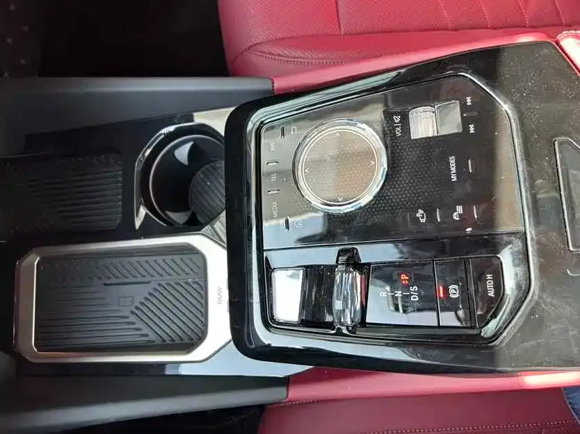 BMW 5 Series 2024 из CN, фото 10