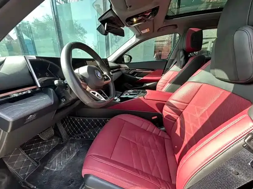 BMW 5 Series 2024 из CN, фото 8