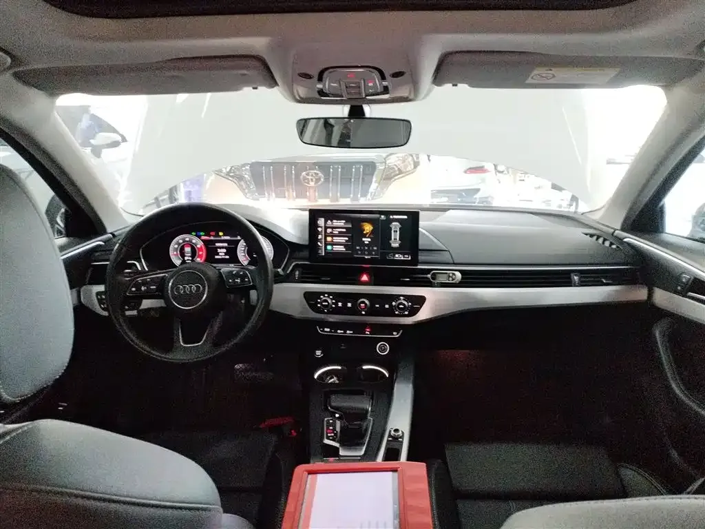 Audi A4L 2021 из CN, фото 10