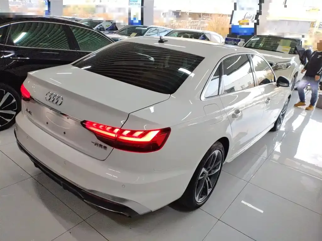 Audi A4L 2021 из CN, фото 7