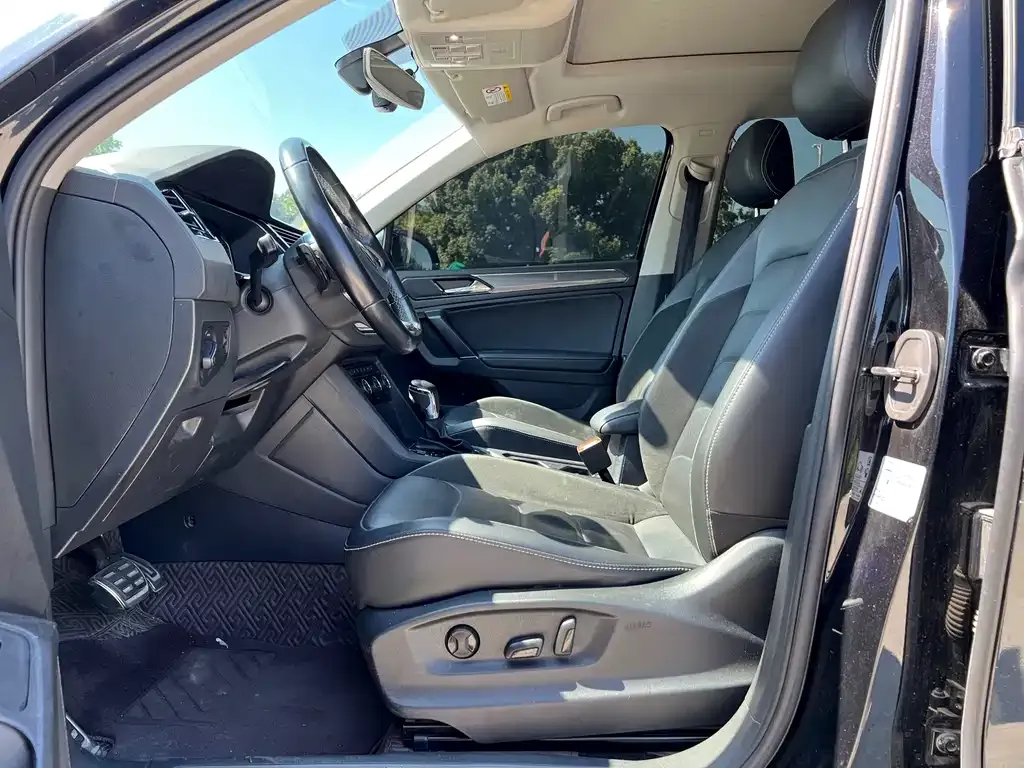 Volkswagen Tiguan L 2021 из CN, фото 4