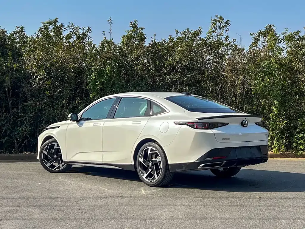 Changan Yida 2023 из CN, фото 5
