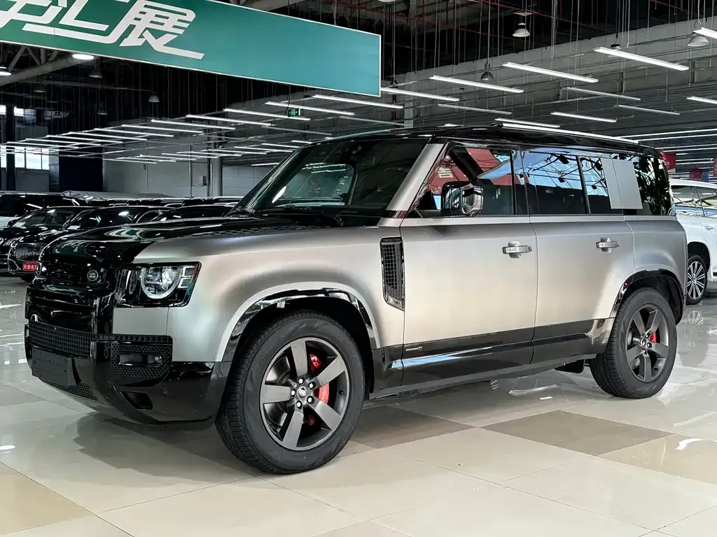 Land Rover Defender — фото 1
