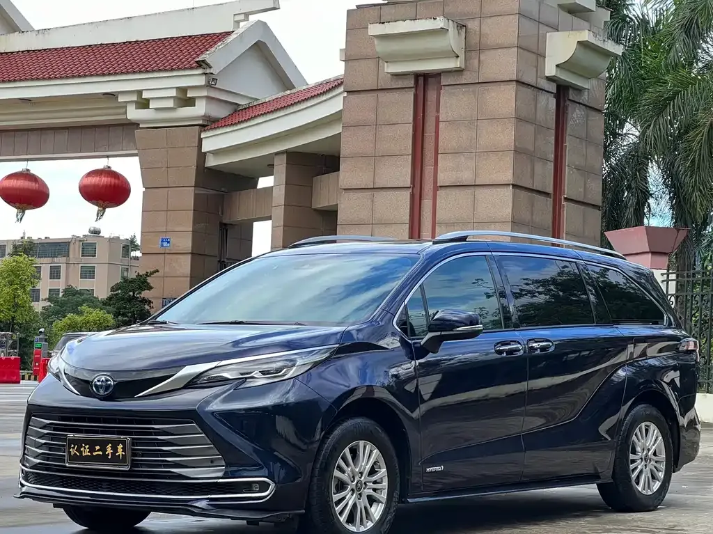 Toyota Sienna 2022 из CN, фото 1