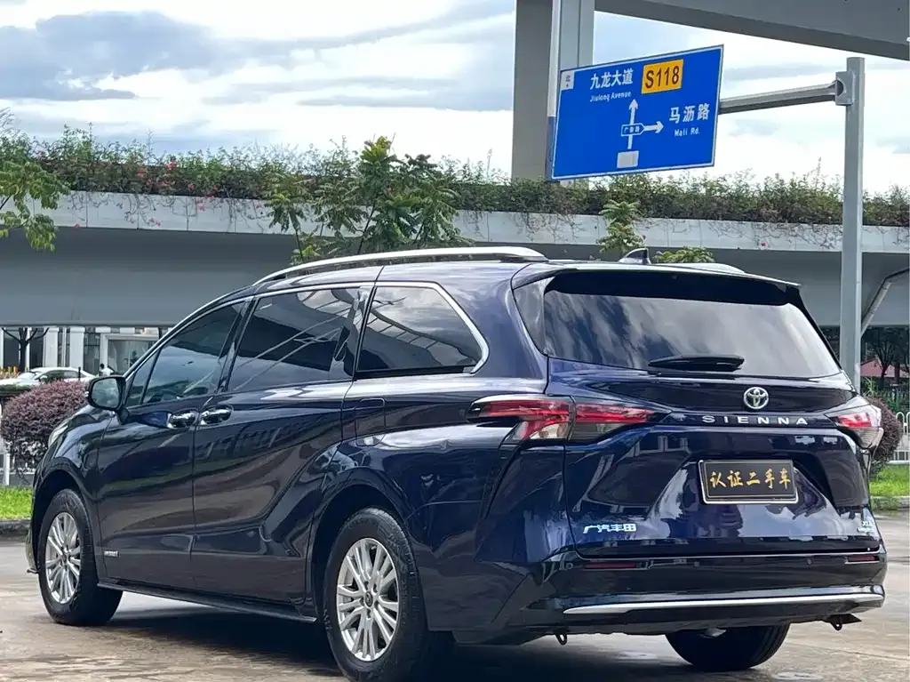 Toyota Sienna 2022 из CN, фото 4
