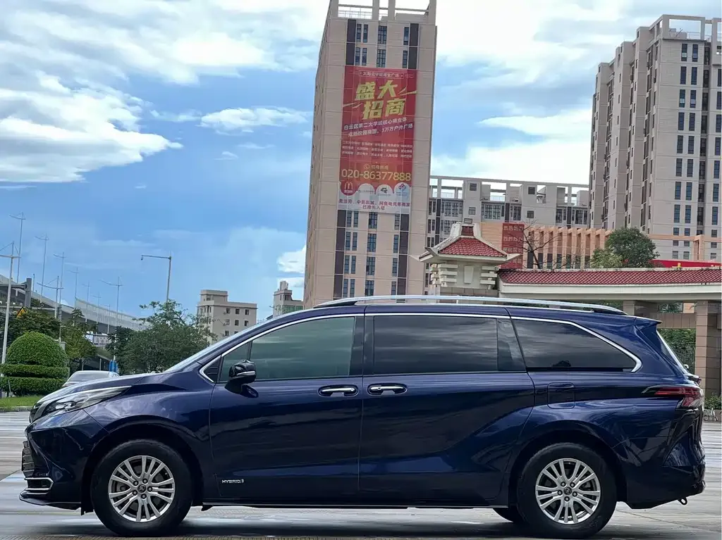 Toyota Sienna 2022 из CN, фото 7