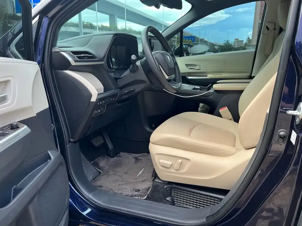 Toyota Sienna 2022 из CN, фото 9
