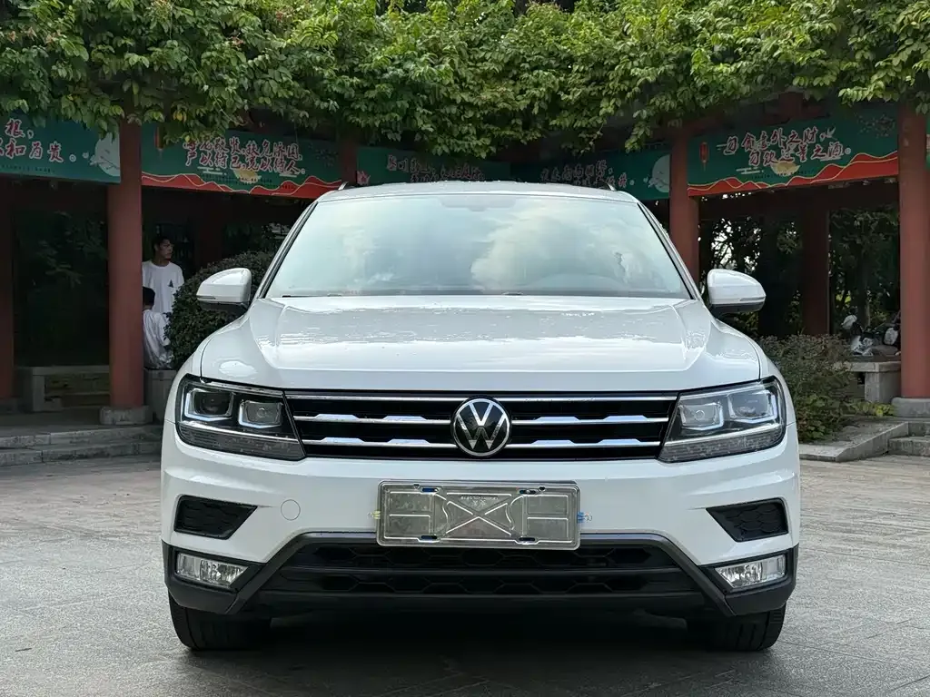 Volkswagen Tiguan L 2021 из CN, фото 2