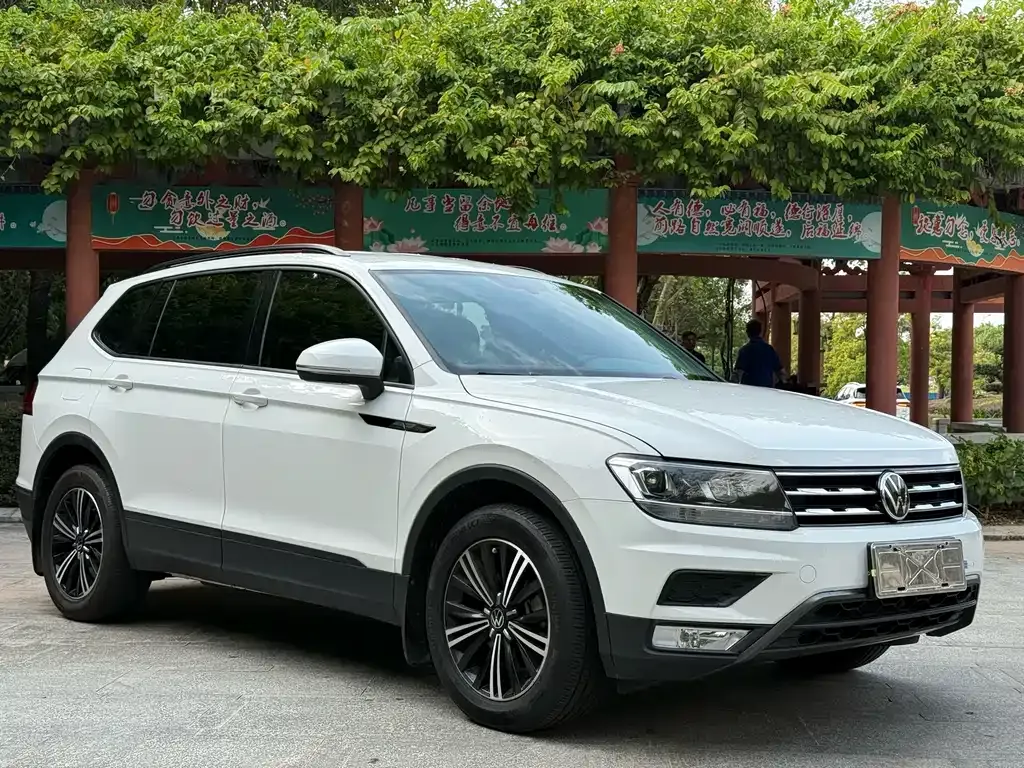 Volkswagen Tiguan L 2021 из CN, фото 3