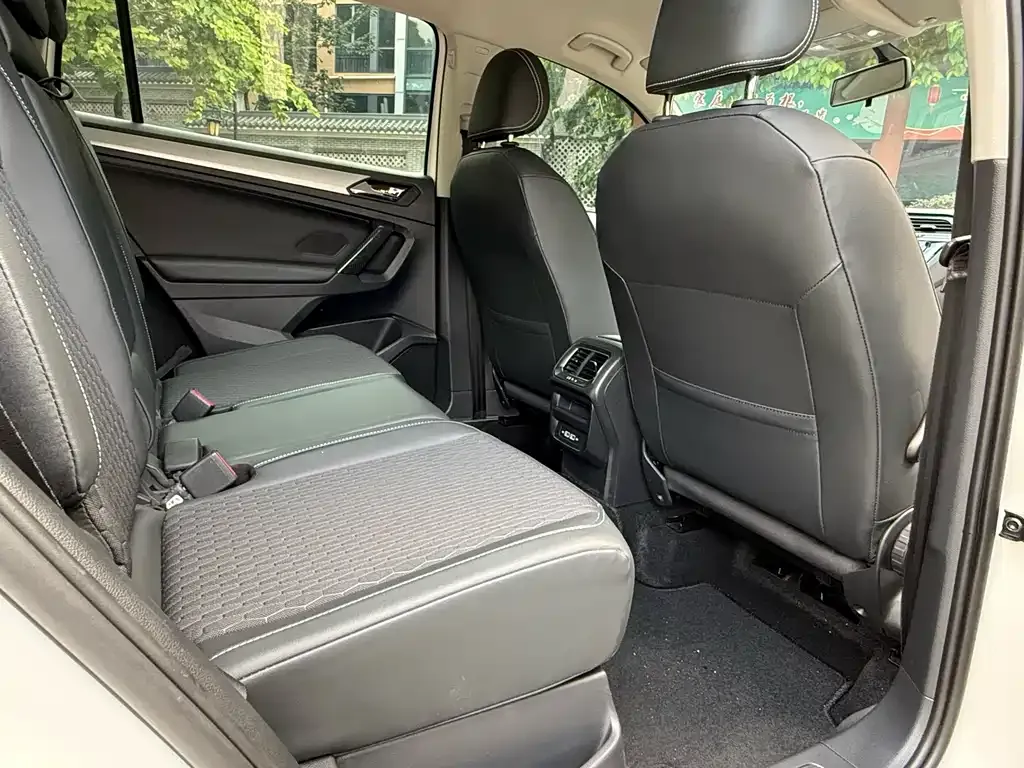 Volkswagen Tiguan L 2021 из CN, фото 9