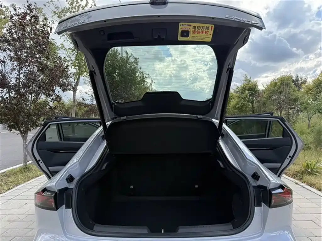 Changan UNI-V 2022 из CN, фото 4