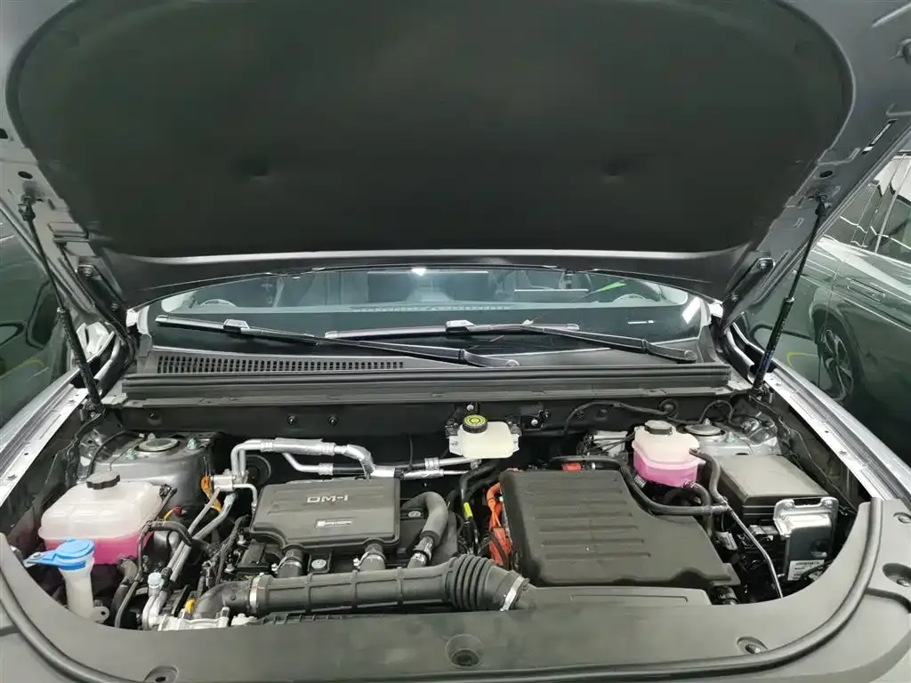 BYD Seal 05 DM-i — фото 10
