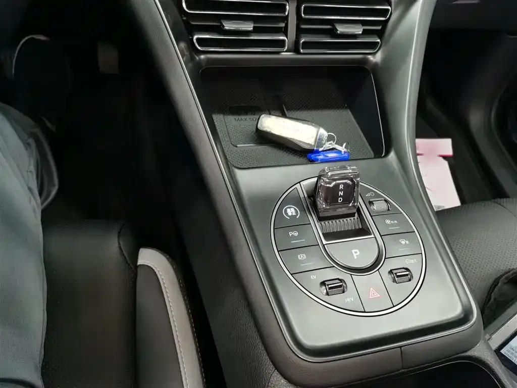 BYD Seal 05 DM-i — фото 6