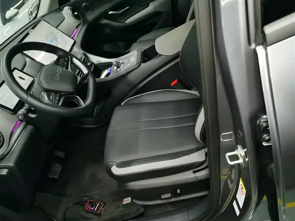 BYD Seal 05 DM-i — фото 7