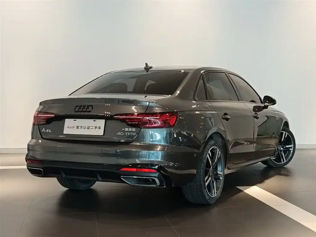 Audi A4L 2022 из CN, фото 4