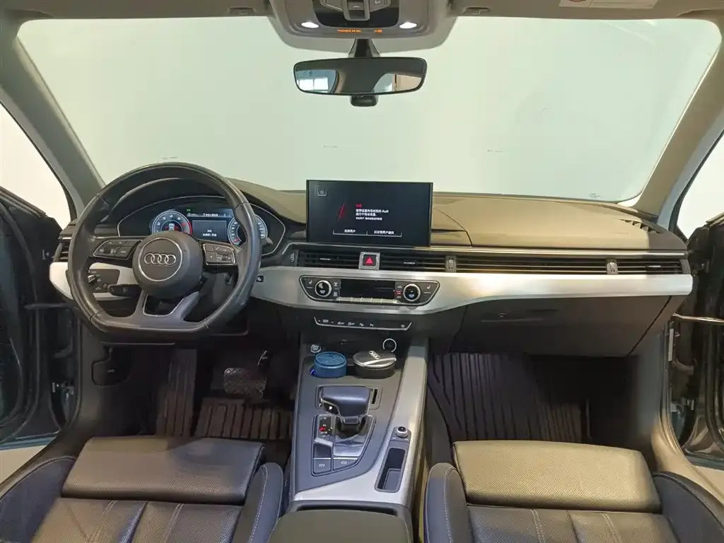 Audi A4L 2022 из CN, фото 6