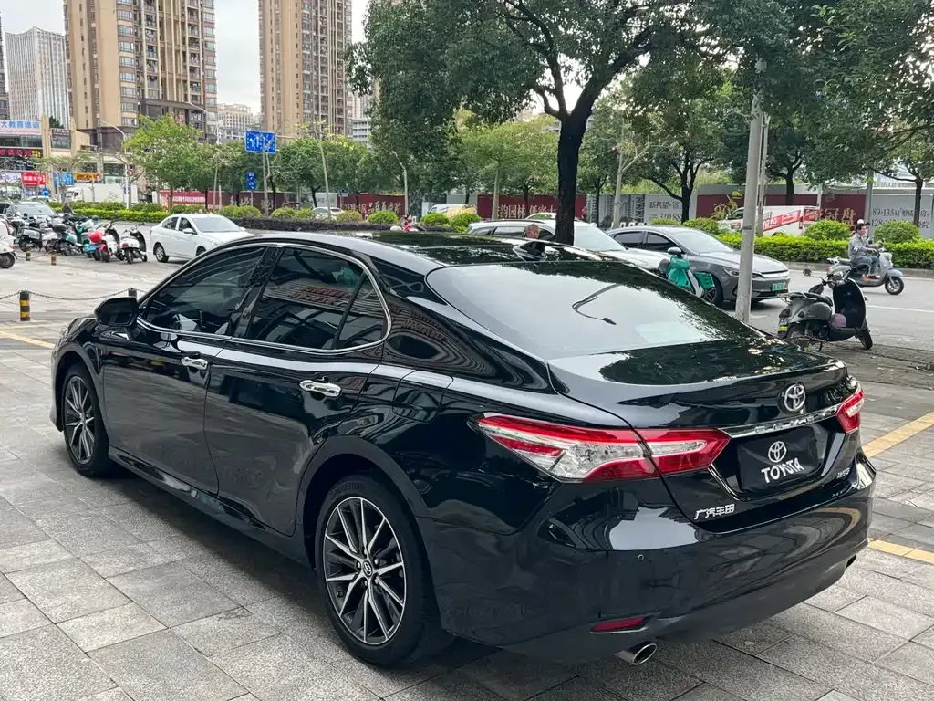 Toyota Camry 2022 из CN, фото 2