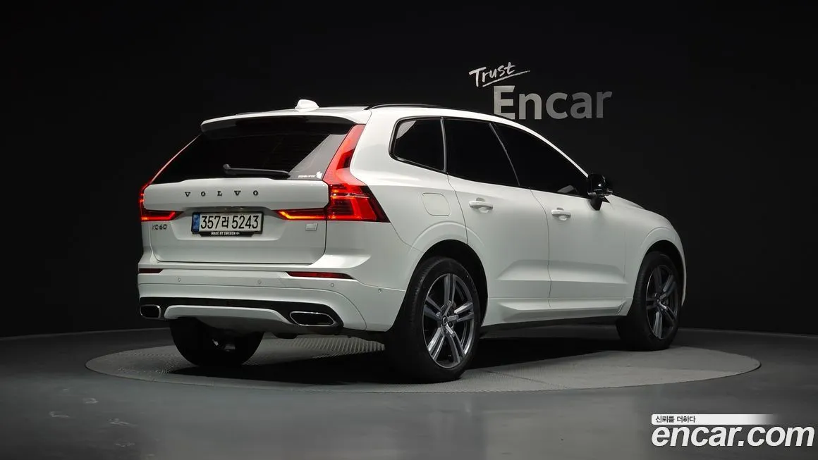Volvo XC60 — фото 2