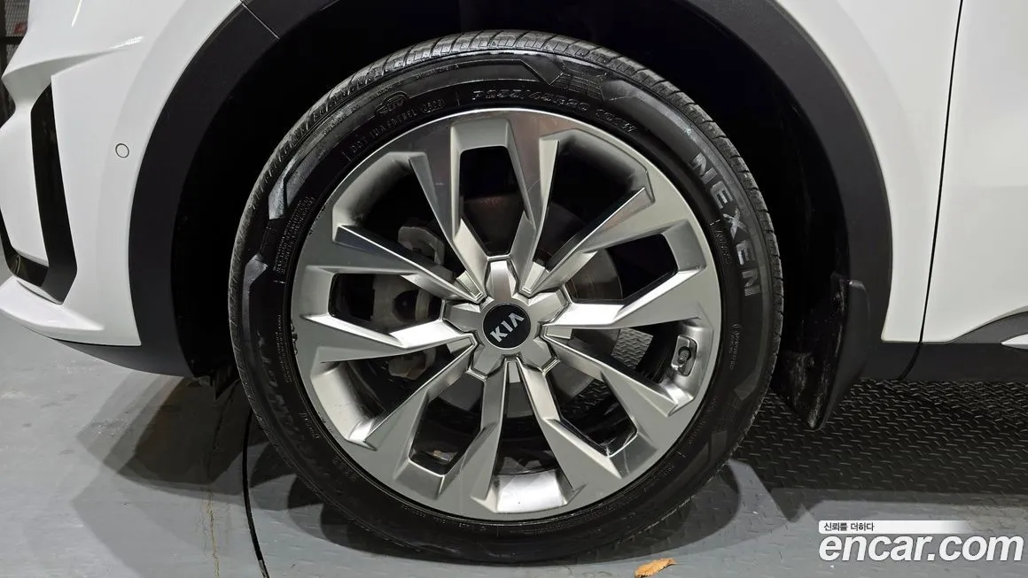 Kia Sorento — фото 5