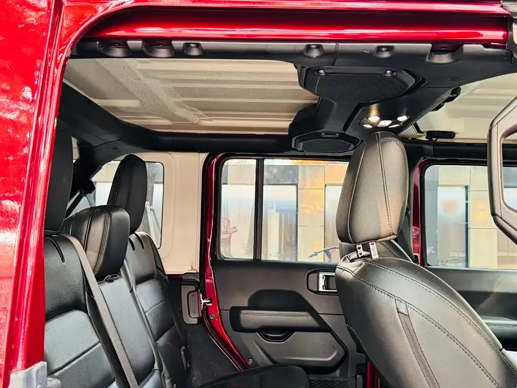 Jeep Wrangler 2022 из CN, фото 10