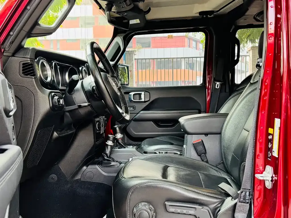 Jeep Wrangler 2022 из CN, фото 5