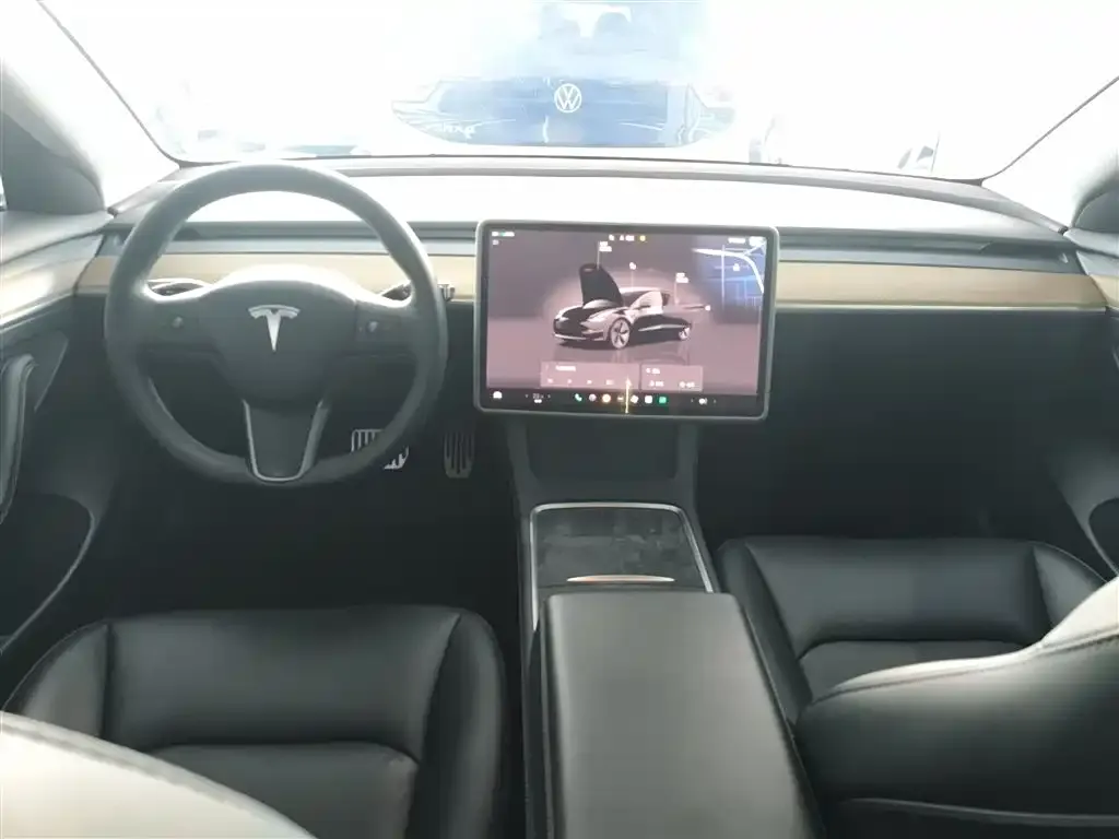 Tesla Model 3 — фото 10